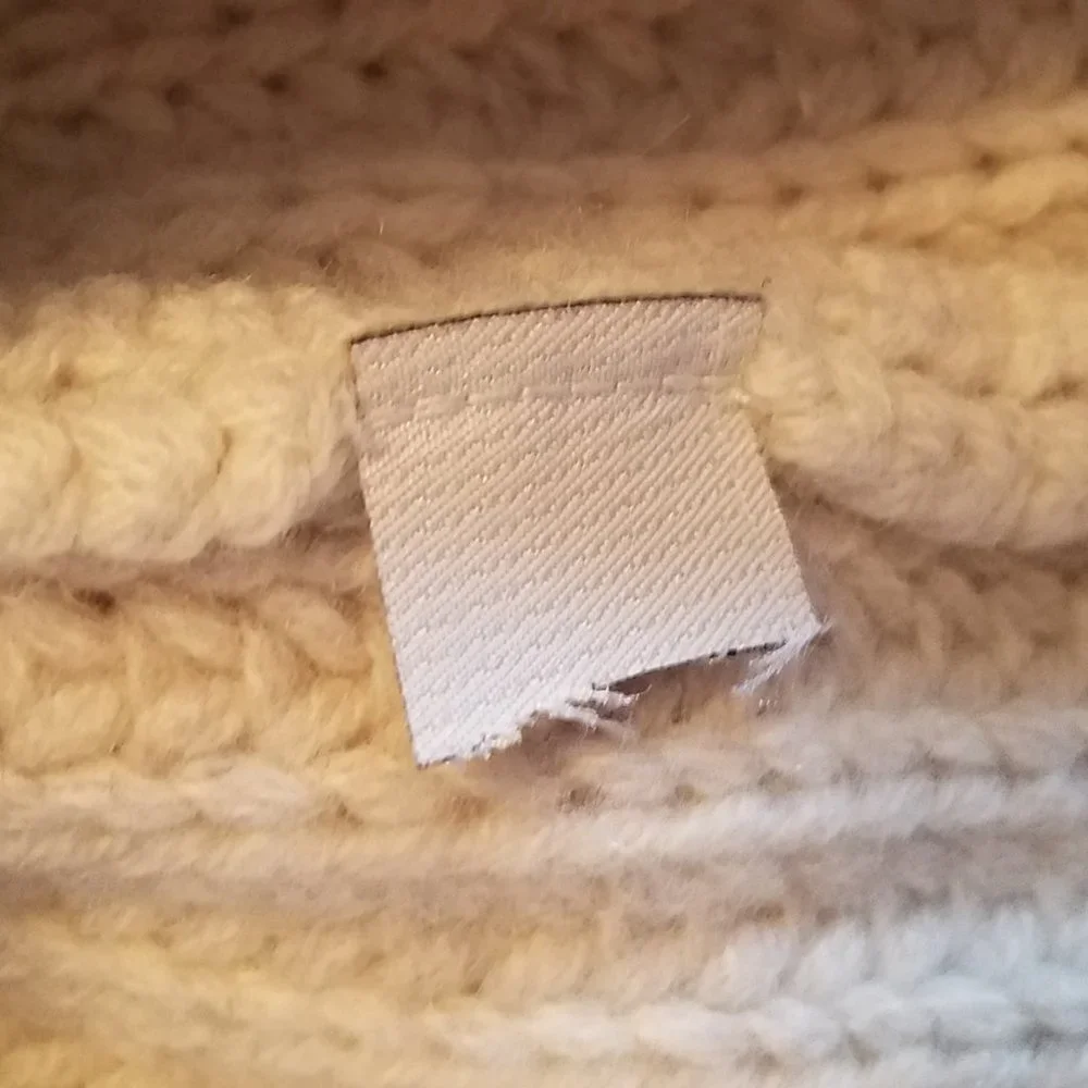 Sweater - Picture 4 of 4